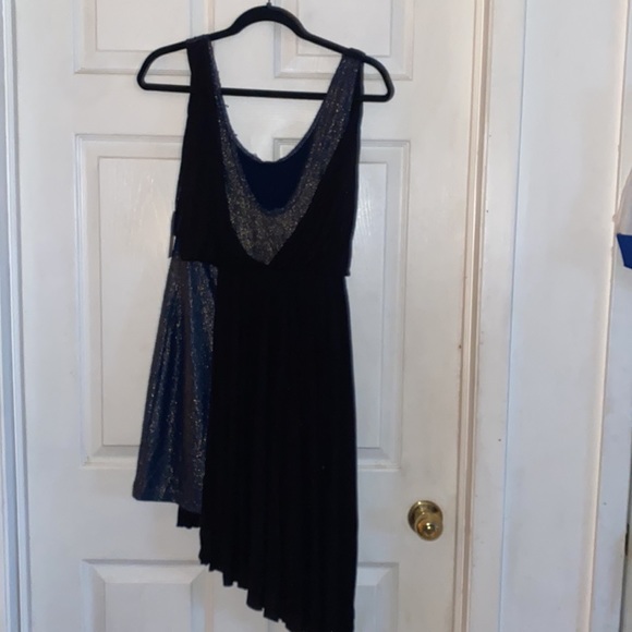 Free People black and silver mini/mid assymetrical hem. NWT size small - Picture 2 of 7